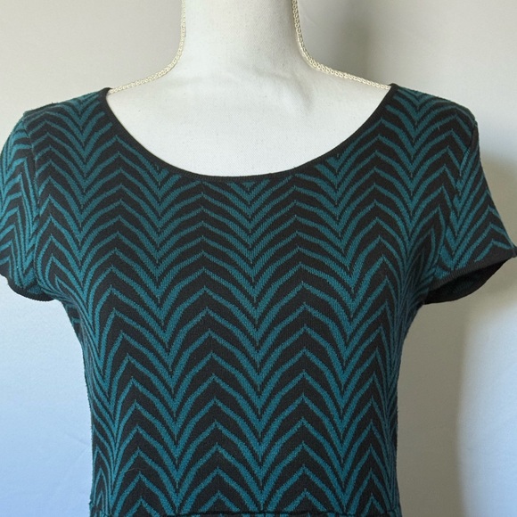 London Times Lorenzo Knit Dress, Size MP - Picture 3 of 9